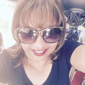 Meet your Posher, Khadija